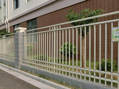 學(xué)校護欄圖片1